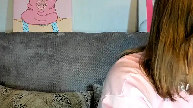 Snapshot of EnigmaSee chatting on 03-09-25, 11:36 EnigmaSee online show from 03-09-25, 11:36