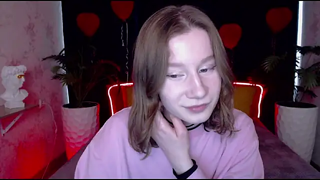Snapshot of EnigmaSee chatting on 03-10-25, 04:49 EnigmaSee online show from 03-10-25, 04:49