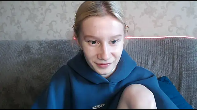Snapshot of EnigmaSee chatting on 09-14-25, 02:11 EnigmaSee online show from 09-14-25, 02:11