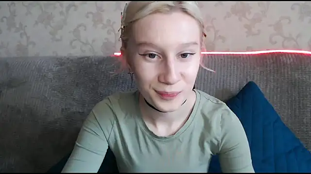 Snapshot of EnigmaSee chatting on 10-07-25, 08:55 EnigmaSee online show from 10-07-25, 08:55