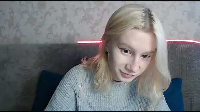 Snapshot of EnigmaSee chatting on 10-13-25, 08:14 EnigmaSee online show from 10-13-25, 08:14