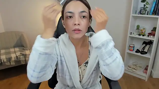  BellaEvans  online show from 10-29-25, 05:42