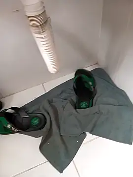 Snapshot of lobomisterioso13 chatting on 10-13-25, 11:21 lobomisterioso13 online show from 10-13-25, 11:21