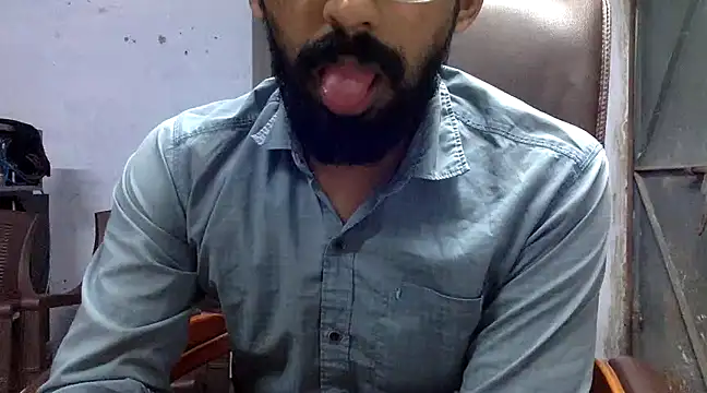 Snapshot of ASIF_F chatting on 12-18-24, 03:44 ASIF F online show from 12-18-24, 03:44