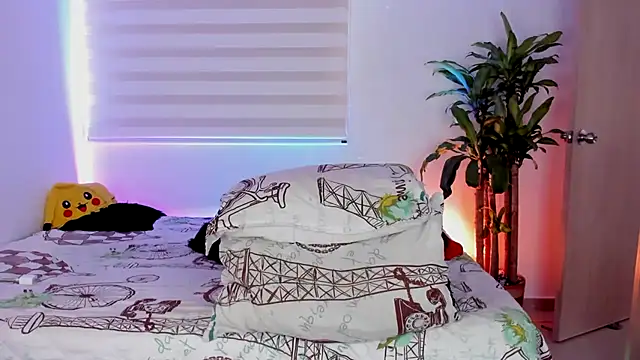 Snapshot of aldrinwhite chatting on 10-22-25, 05:24 aldrinwhite online show from 10-22-25, 05:24