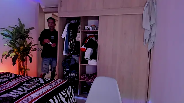 Snapshot of aldrinwhite chatting on 11-03-25, 06:53 aldrinwhite online show from 11-03-25, 06:53