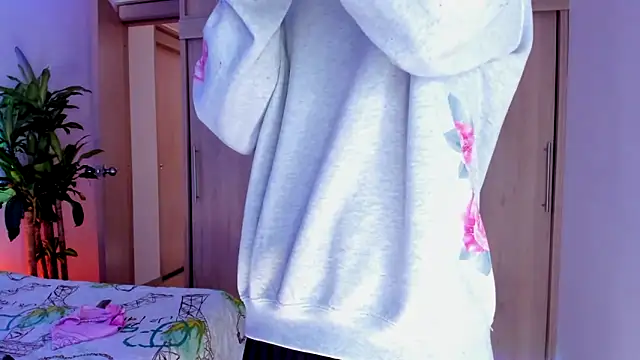 Snapshot of aldrinwhite chatting on 11-07-25, 05:13 aldrinwhite online show from 11-07-25, 05:13