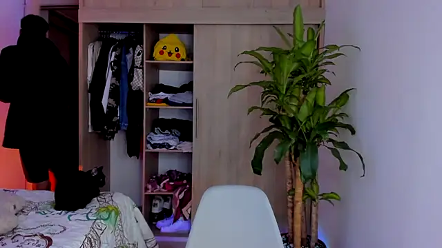 Snapshot of aldrinwhite chatting on 11-12-25, 08:52 aldrinwhite online show from 11-12-25, 08:52