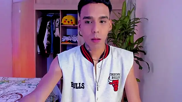 Snapshot of aldrinwhite chatting on 11-16-25, 06:13 aldrinwhite online show from 11-16-25, 06:13