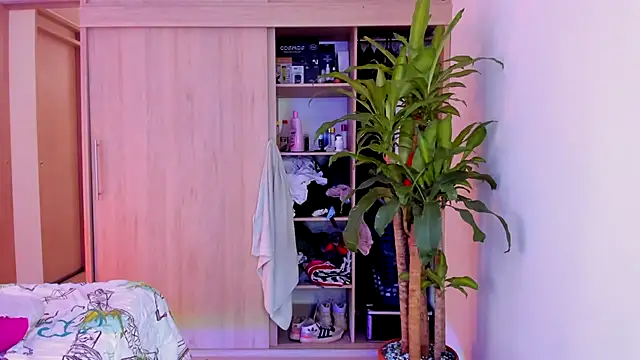 Snapshot of aldrinwhite chatting on 11-23-25, 01:44 aldrinwhite online show from 11-23-25, 01:44