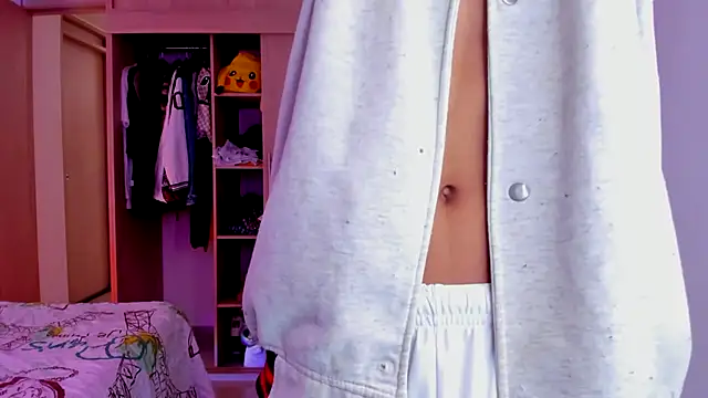 Snapshot of aldrinwhite chatting on 11-25-25, 04:51 aldrinwhite online show from 11-25-25, 04:51