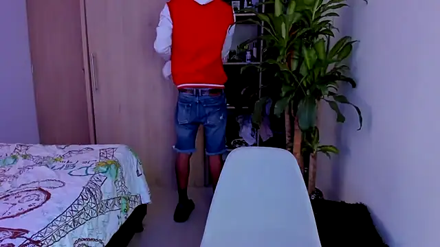 Snapshot of aldrinwhite chatting on 11-30-25, 02:54 aldrinwhite online show from 11-30-25, 02:54