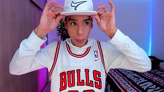 Snapshot of aldrinwhite chatting on 01-09-26, 05:26 aldrinwhite online show from 01-09-26, 05:26