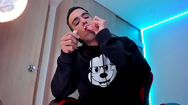 Snapshot of aldrinwhite chatting on 02-12-26, 05:08 aldrinwhite online show from 02-12-26, 05:08