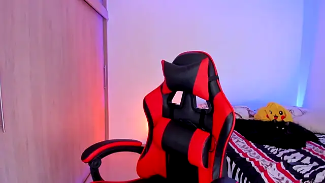 Snapshot of aldrinwhite chatting on 02-19-26, 04:47 aldrinwhite online show from 02-19-26, 04:47