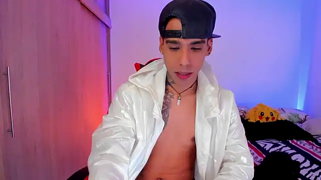 Snapshot of aldrinwhite chatting on 02-21-26, 05:47 aldrinwhite online show from 02-21-26, 05:47