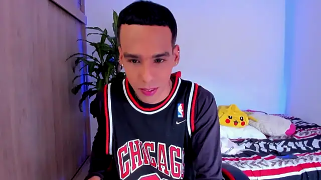 Snapshot of aldrinwhite chatting on 04-29-26, 05:17 aldrinwhite online show from 04-29-26, 05:17