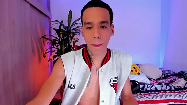 Snapshot of aldrinwhite chatting on 05-11-26, 05:54 aldrinwhite online show from 05-11-26, 05:54