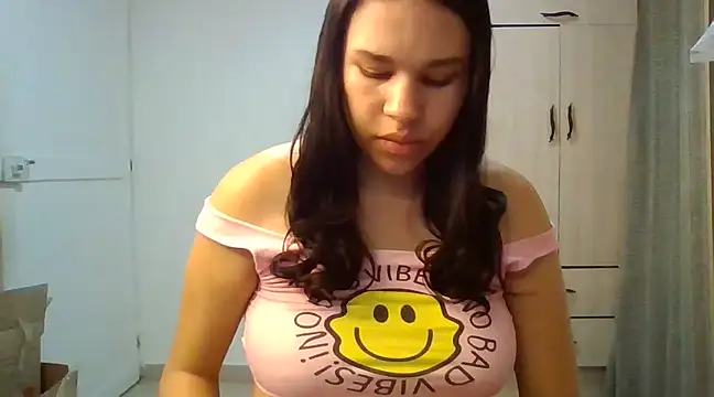 Snapshot of Indirasex_44 chatting on 02-06-25, 04:21 Indirasex 44 online show from 02-06-25, 04:21