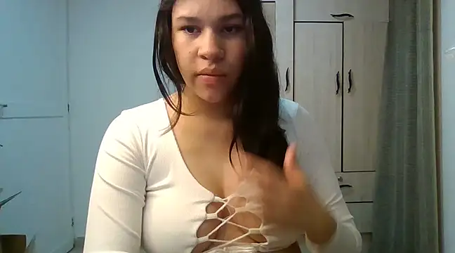 Snapshot of Indirasex_44 chatting on 02-09-25, 04:57 Indirasex 44 online show from 02-09-25, 04:57