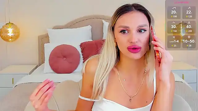 MissLoou online show from 11-17-25, 06:19