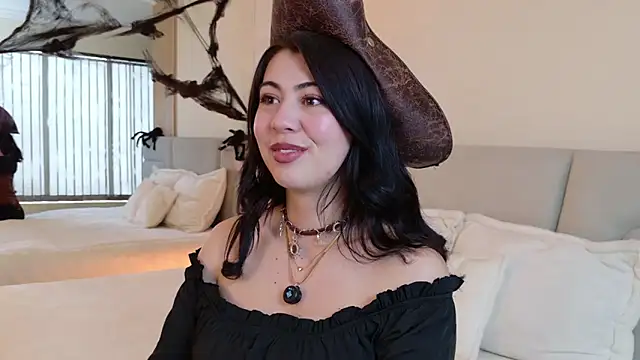 Zoe Benson online show from 10-29-25, 01:13