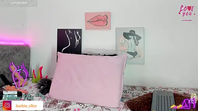 BarbieHotLaura online show from 11-22-25, 06:40