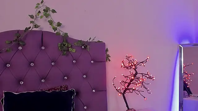 Snapshot of Nyx_nayla chatting on 12-10-24, 05:22 Nyx nayla online show from 12-10-24, 05:22