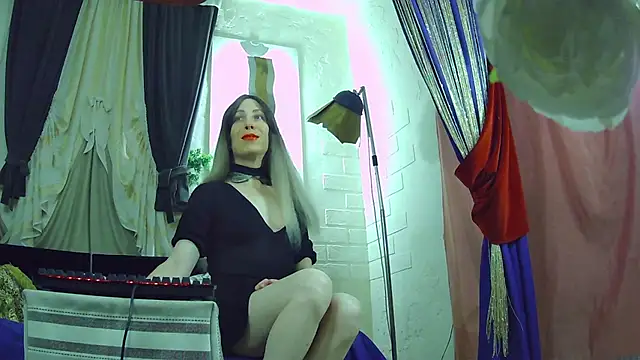 Mary Loon online show from 11-12-25, 04:18