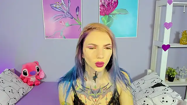 Snapshot of AnneTenet chatting on 12-05-24, 04:09 AnneTenet online show from 12-05-24, 04:09