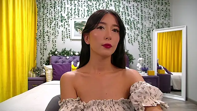 Snapshot of NicoleLimp chatting on 12-17-24, 06:31 NicoleLimp online show from 12-17-24, 06:31