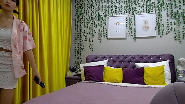 Snapshot of NicoleLimp chatting on 02-03-25, 12:47 NicoleLimp online show from 02-03-25, 12:47