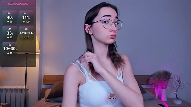 Snapshot of PollyBeev chatting on 01-27-25, 11:22 PollyBeev online show from 01-27-25, 11:22