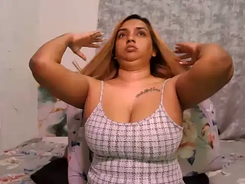 GORGEOUSLIPS online show from 05-19-26, 05:52