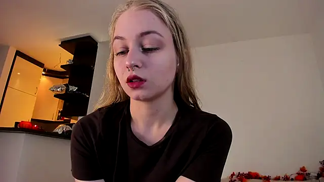 MiaMews online show from 09-20-25, 10:38