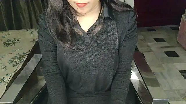 aarushi sharmaa online show from 11-21-25, 04:22