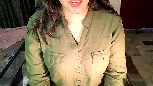 aarushi sharmaa online show from 12-17-25, 07:47