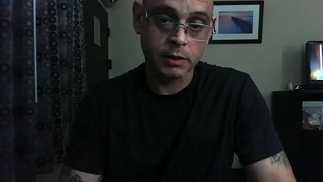 Snapshot of Buffshagswell chatting on 05-16-26, 11:25 Buffshagswell online show from 05-16-26, 11:25
