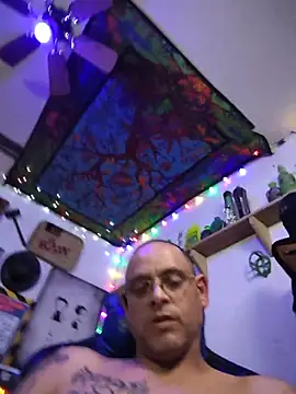 Snapshot of Buffshagswell chatting on 05-21-26, 03:30 Buffshagswell online show from 05-21-26, 03:30