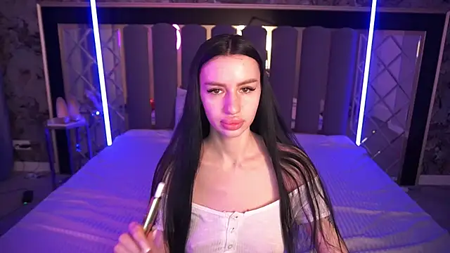 Snow WhiteeeX online show from 03-08-26, 06:39