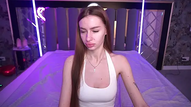 Snow WhiteeeX online show from 04-18-26, 05:33