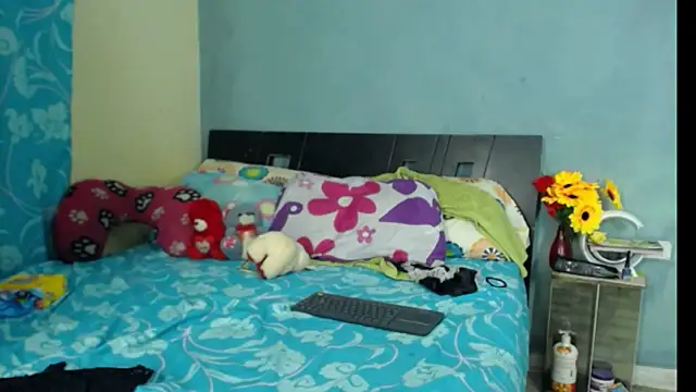 Snapshot of Madison__12 chatting on 02-25-25, 05:08 Madison 12 online show from 02-25-25, 05:08