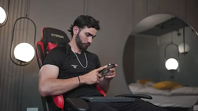 Austin bolt online show from 12-26-24, 03:49