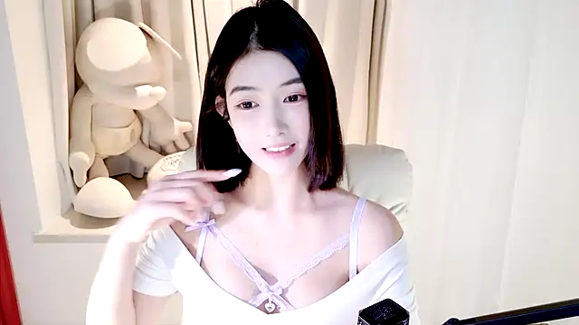 Snapshot of initial-lucky chatting on 12-16-24, 01:22 initial-lucky online show from 12-16-24, 01:22