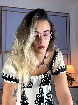 aziac10 online show from 10-10-25, 11:42