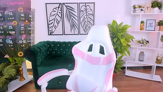 LayriantaVee online show from 02-11-25, 07:12