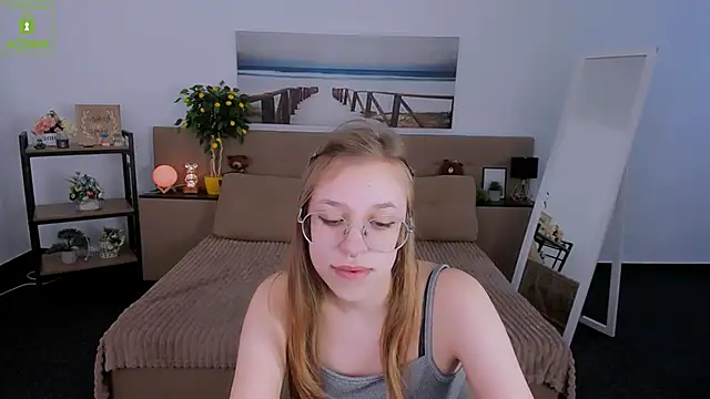 LayriantaVee online show from 03-02-25, 01:16