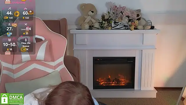LayriantaVee online show from 05-18-26, 06:08
