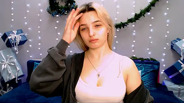 Snapshot of tendermeow chatting on 12-23-24, 01:13 tendermeow online show from 12-23-24, 01:13