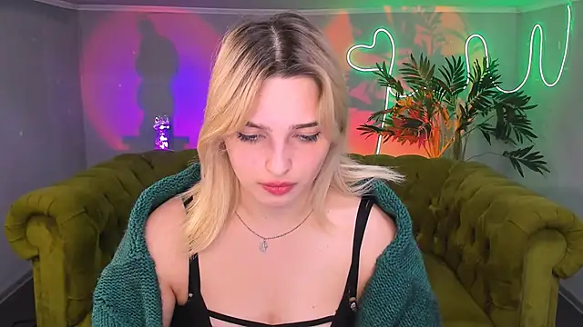 Snapshot of tendermeow chatting on 02-05-25, 01:33 tendermeow online show from 02-05-25, 01:33